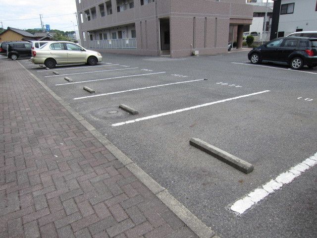 yԏz@