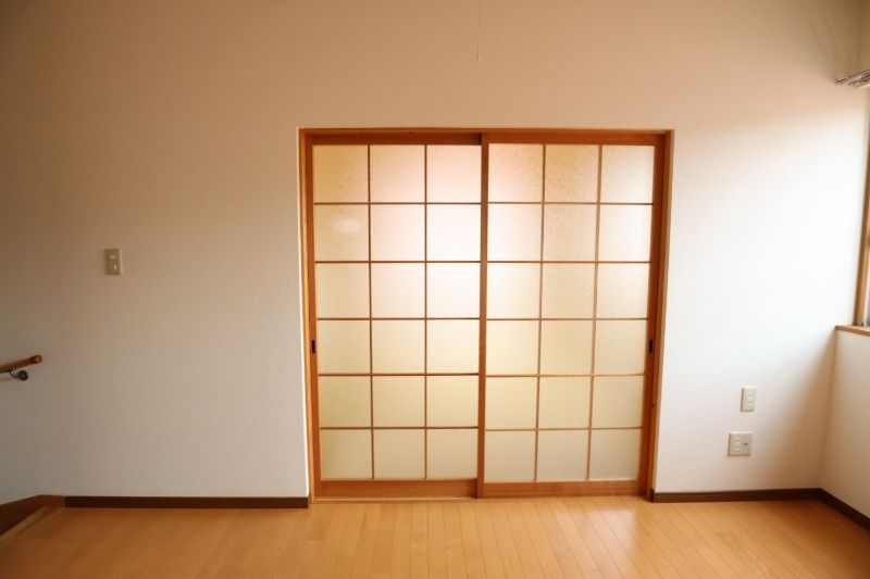 �y�����E���r���O�z�@