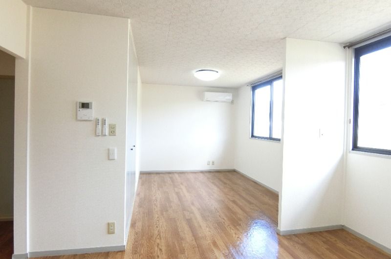 �y���ԁE���r���O�z�@