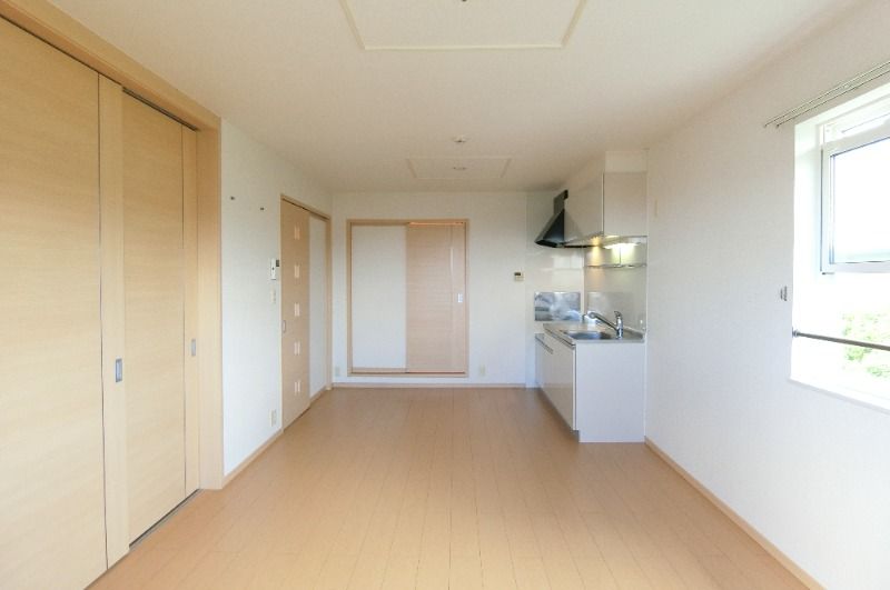 �y�����E���r���O�z�@