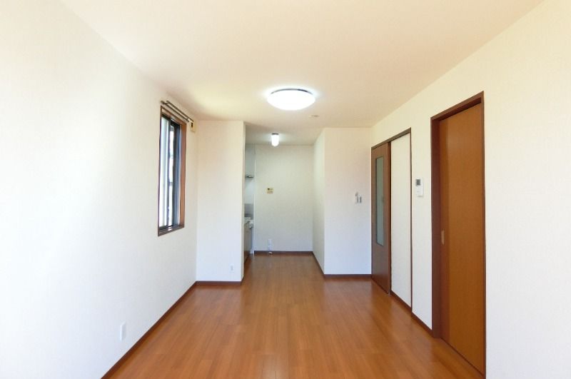 �y�����E���r���O�z�@