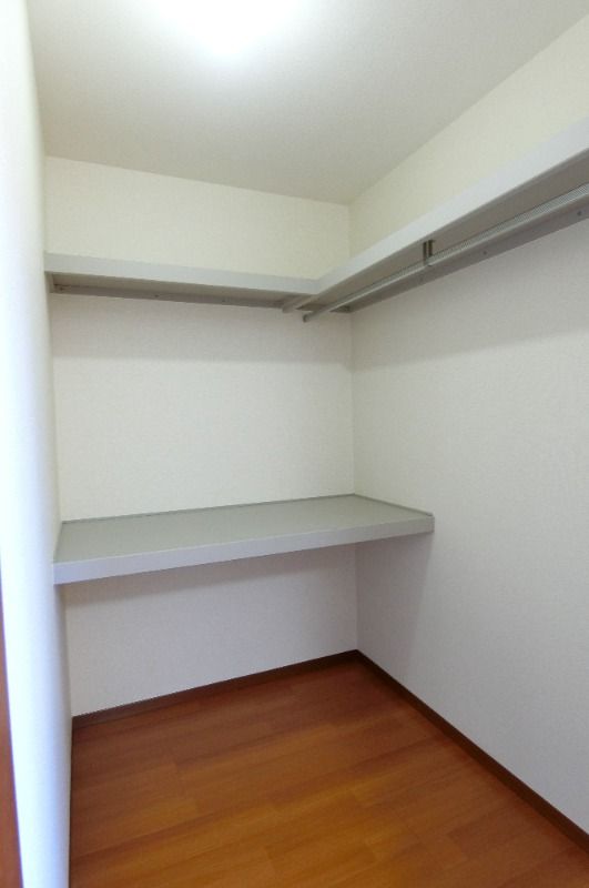 �y���[�z�@�E�H�[�N�C���N���[�[�b�g