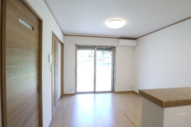 �y���ԁE���r���O�z�@