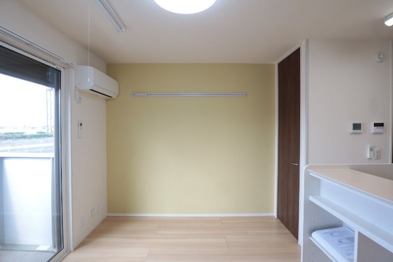 �y�����E���r���O�z�@