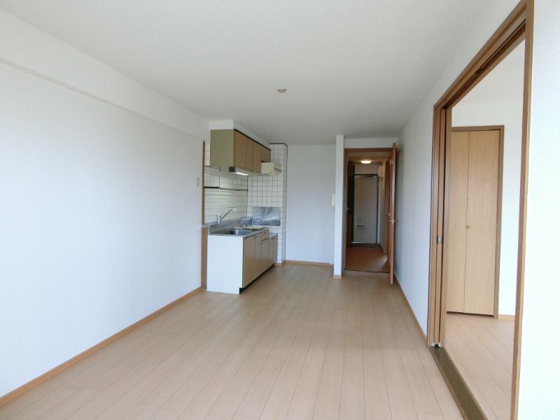 �y�����E���r���O�z�@