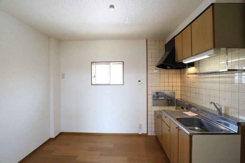 �y�����E���r���O�z�@