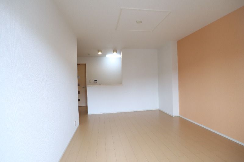 �y�����E���r���O�z�@