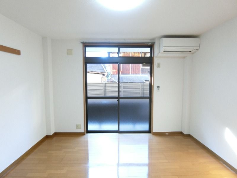 �y���ԁE���r���O�z�@