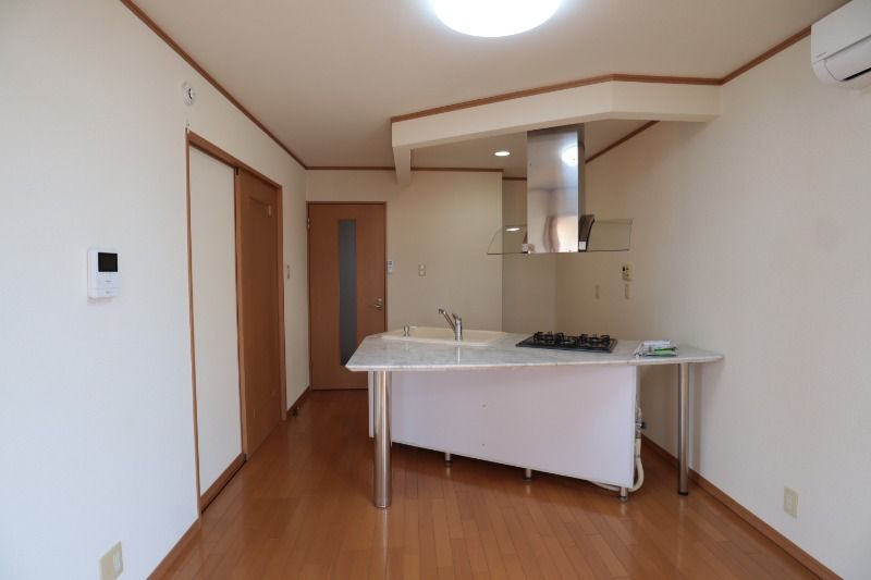 �y�����E���r���O�z�@