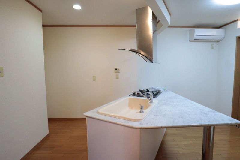 �y�L�b�`���z�@