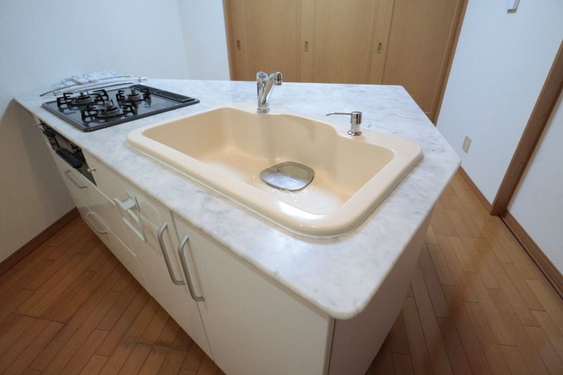 �y�L�b�`���z�@