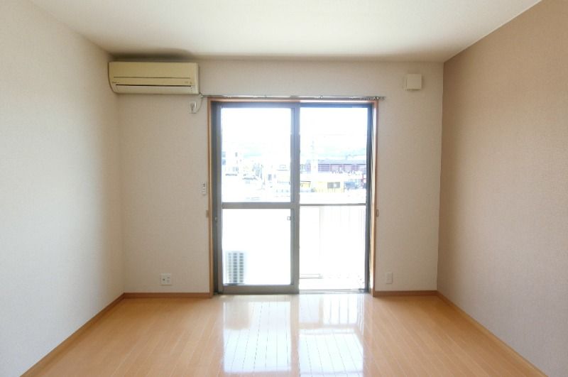 �y���ԁE���r���O�z�@