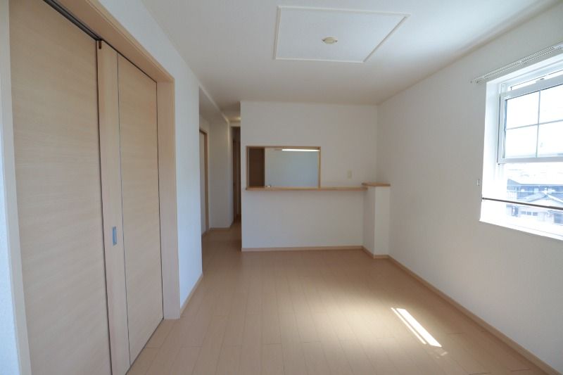 �y�����E���r���O�z�@