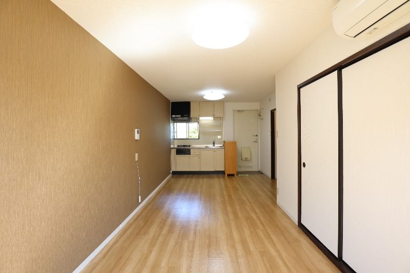 �y�����E���r���O�z�@