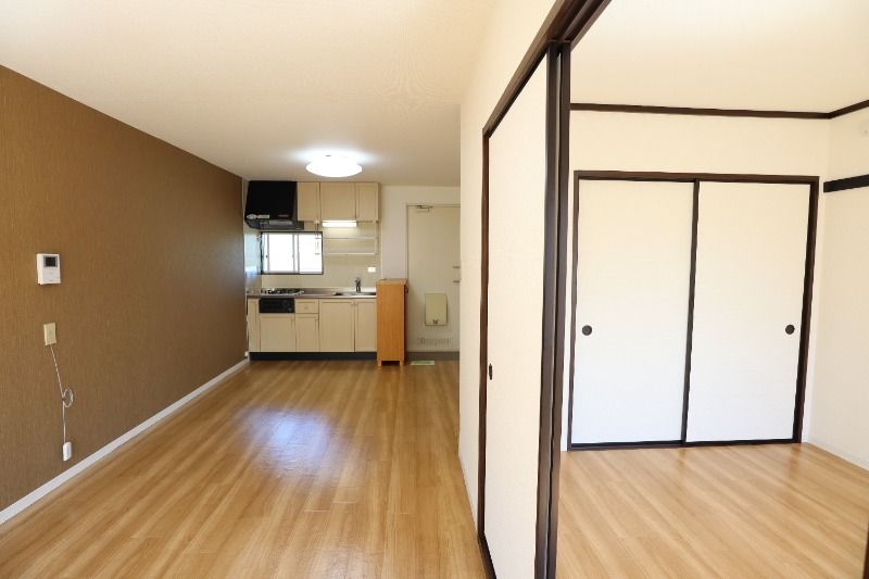 �y�����E���r���O�z�@