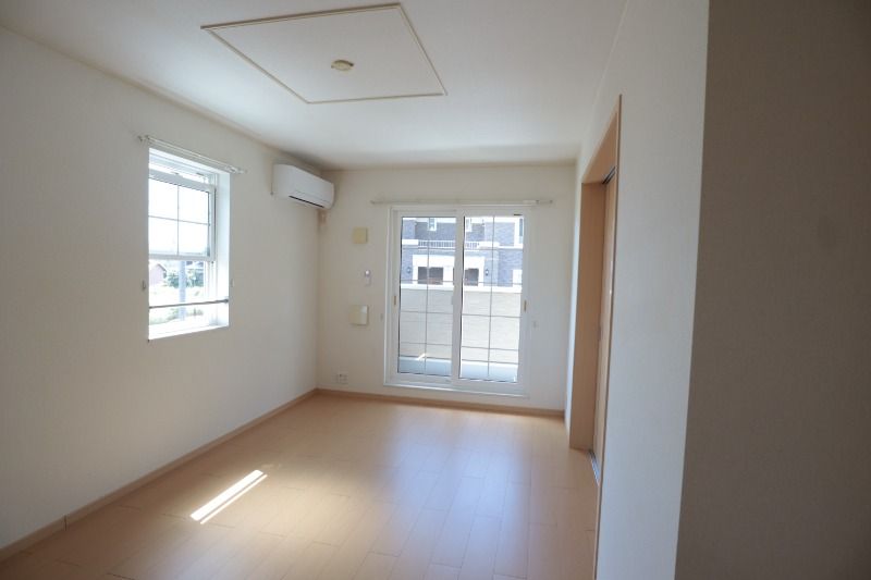 �y���ԁE���r���O�z�@