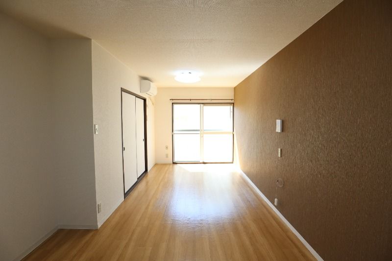 �y���ԁE���r���O�z�@