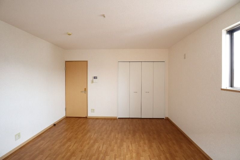 �y�����E���r���O�z�@