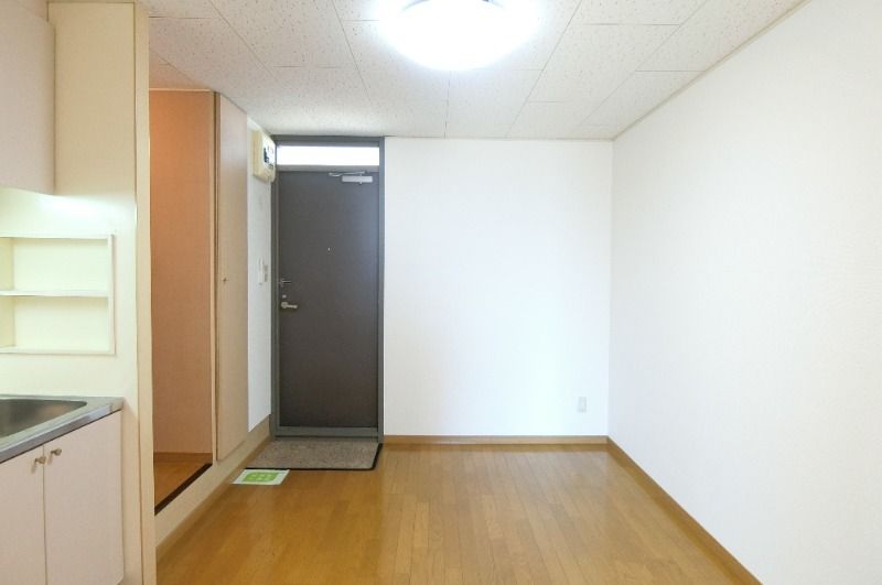 �y�����E���r���O�z�@