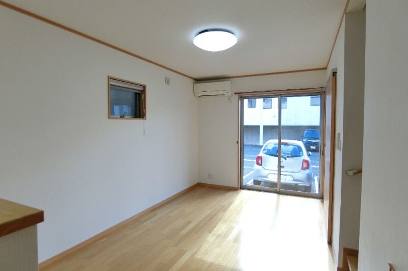 �y���ԁE���r���O�z�@