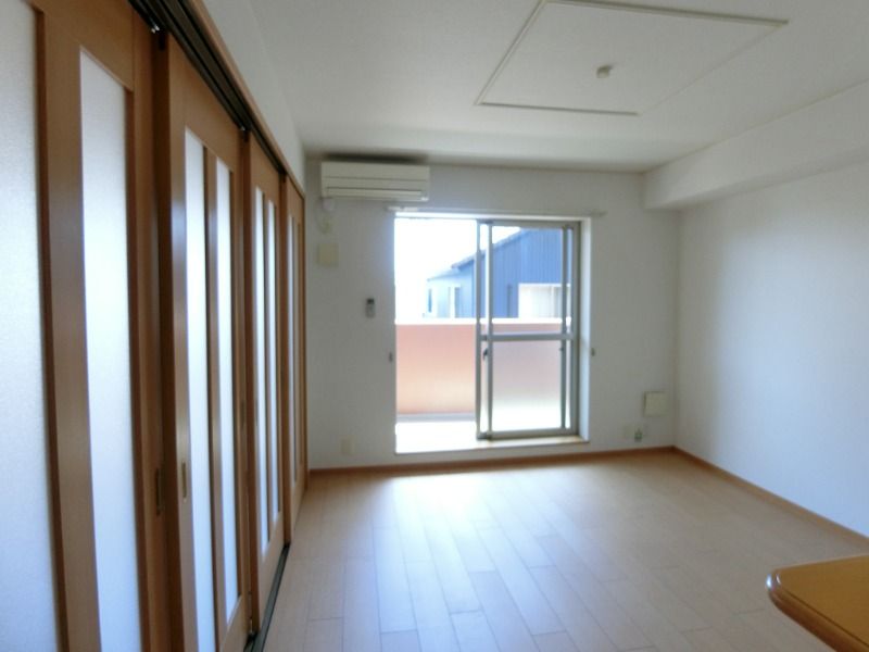 �y���ԁE���r���O�z�@