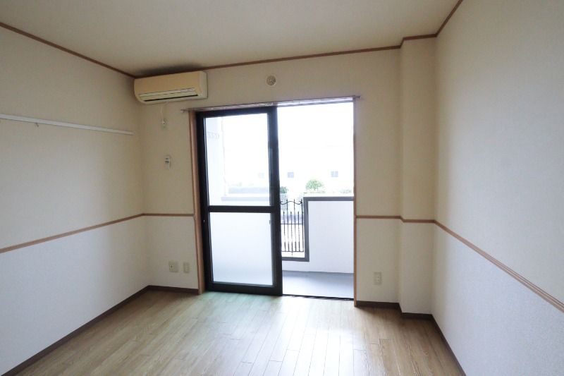 �y���ԁE���r���O�z�@