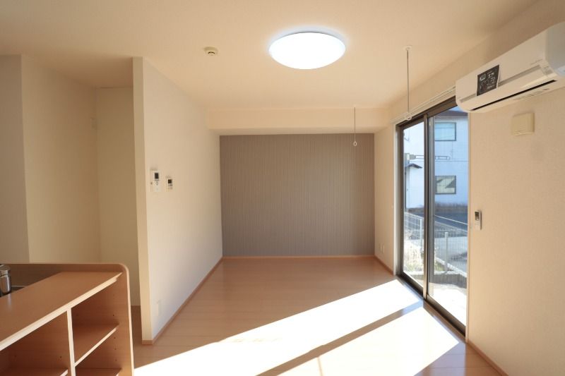 �y���ԁE���r���O�z�@