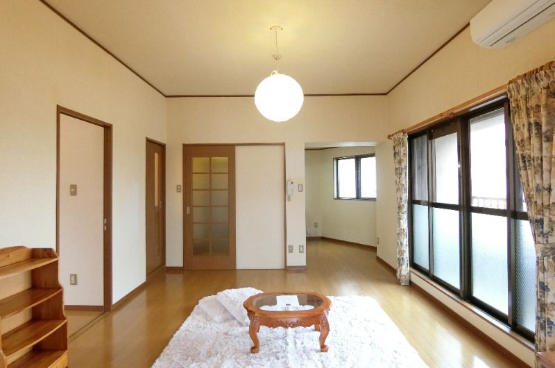 �y�����E���r���O�z�@