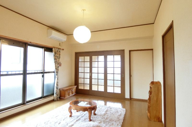 �y���ԁE���r���O�z�@