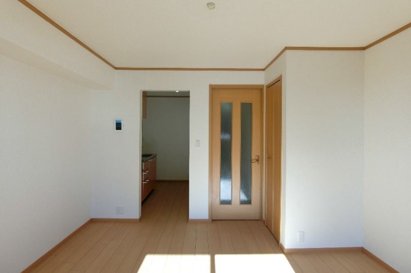 �y�����E���r���O�z�@