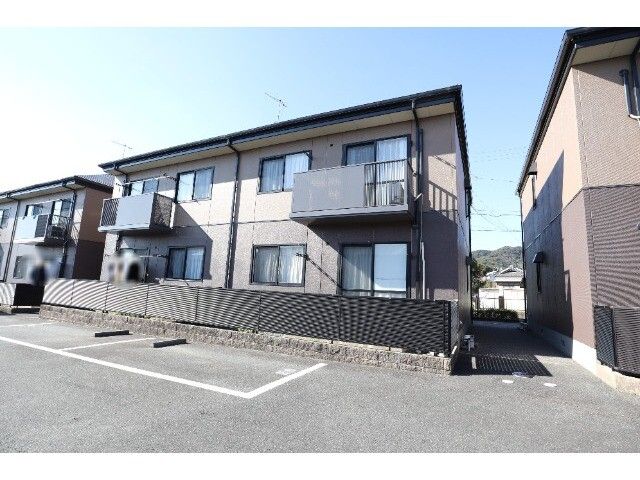三河鹿島の2LDK賃貸アパートの建物外観