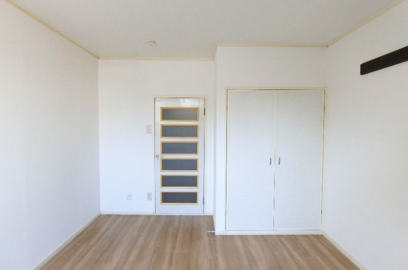 �y�����E���r���O�z�@