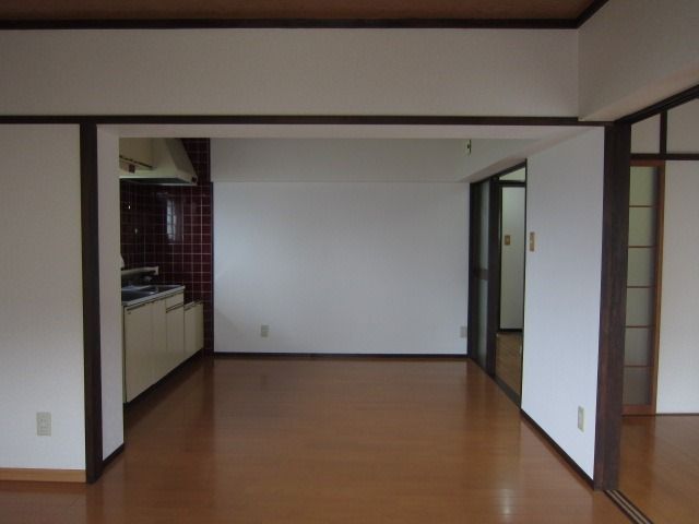 �y�����E���r���O�z�@