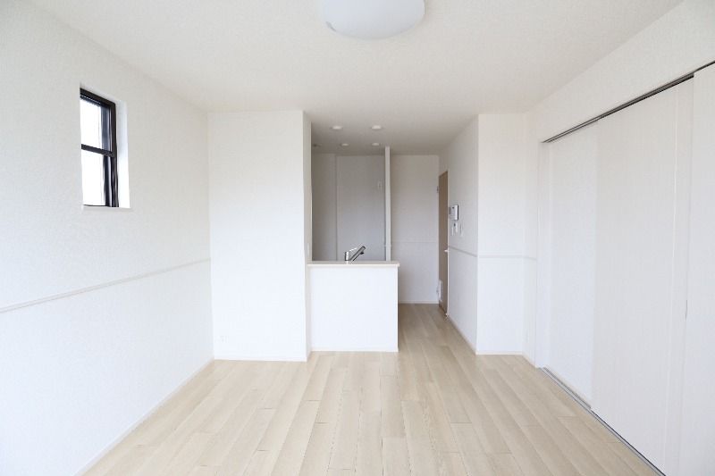 �y�����E���r���O�z�@