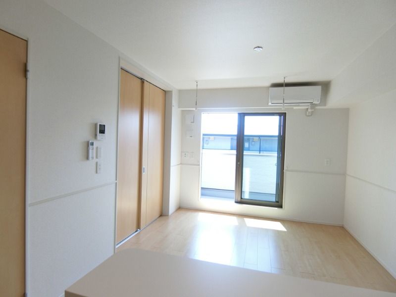 �y���ԁE���r���O�z�@