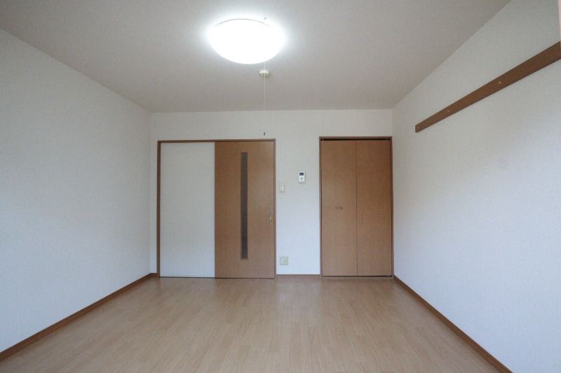 �y�����E���r���O�z�@