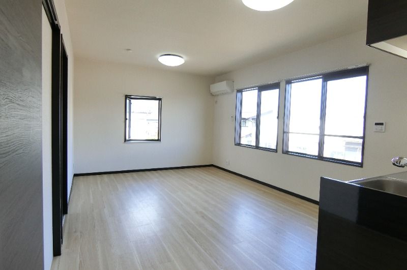 �y���ԁE���r���O�z�@