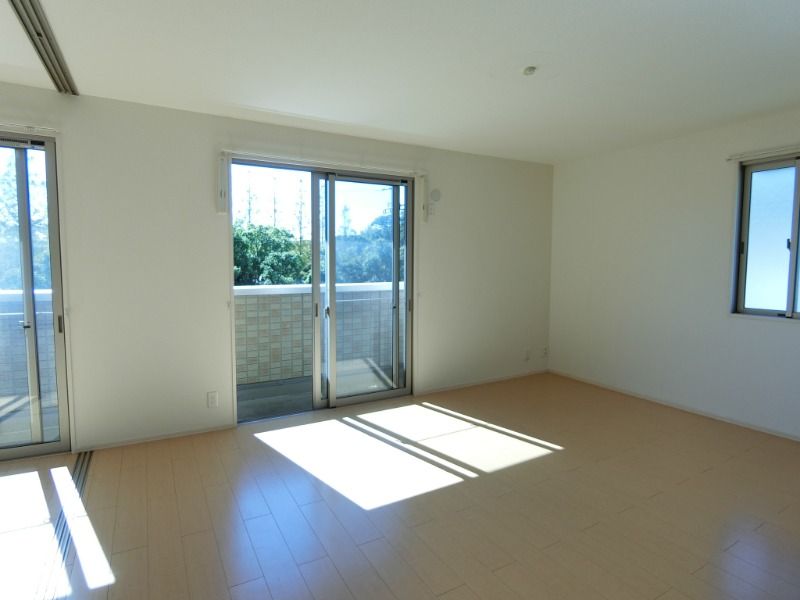 �y�����E���r���O�z�@