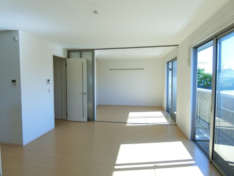 �y���ԁE���r���O�z�@