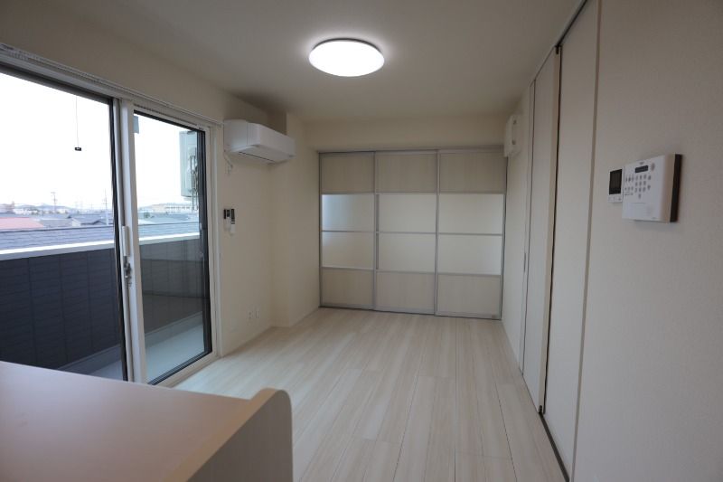 �y���ԁE���r���O�z�@