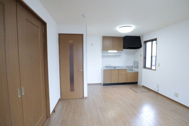 �y�����E���r���O�z�@