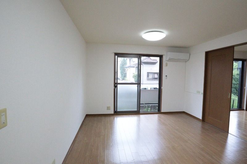 �y���ԁE���r���O�z�@