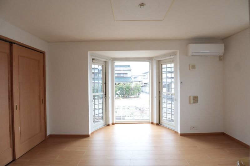 �y���ԁE���r���O�z�@