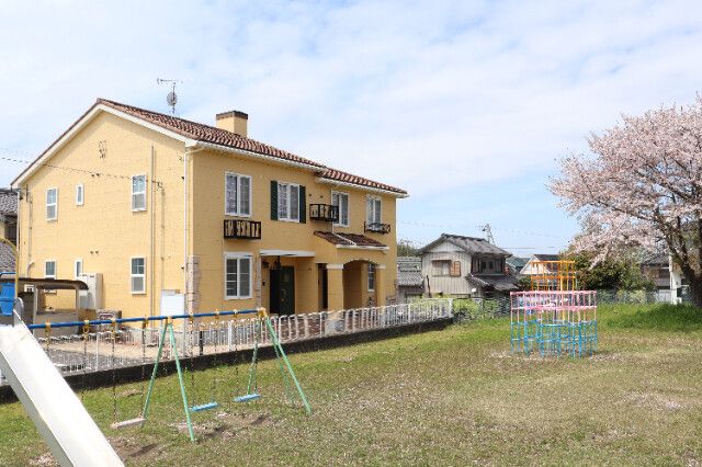 �O���[�X�E�p���X�̌����O��