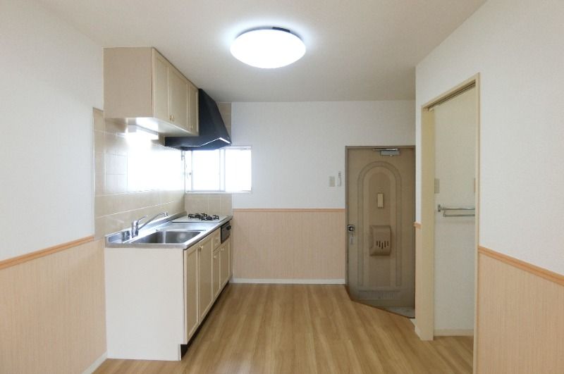 �y�����E���r���O�z�@