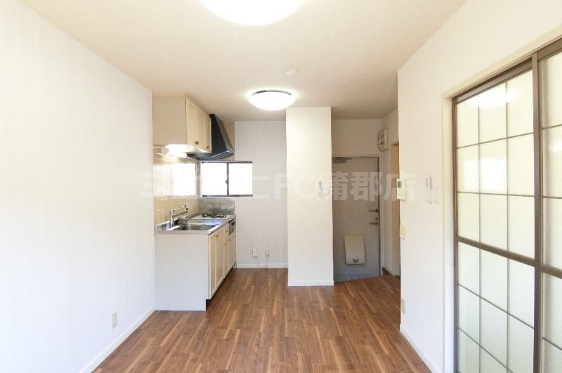 �y�����E���r���O�z�@