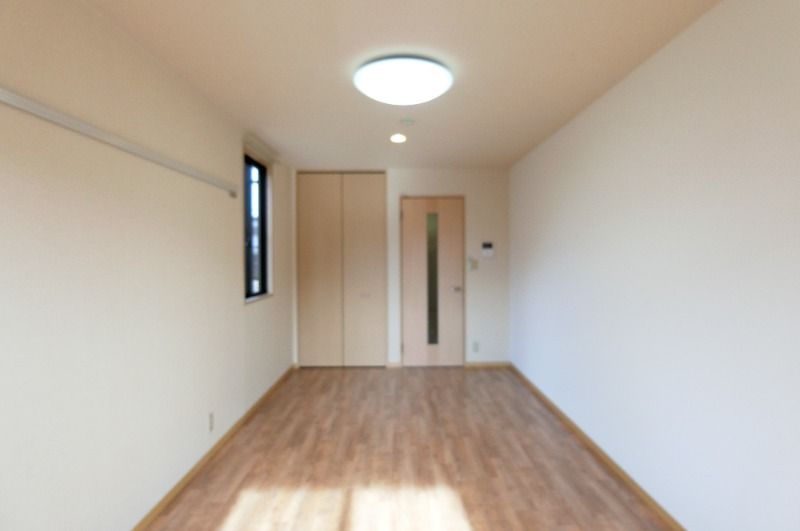 �y�����E���r���O�z�@