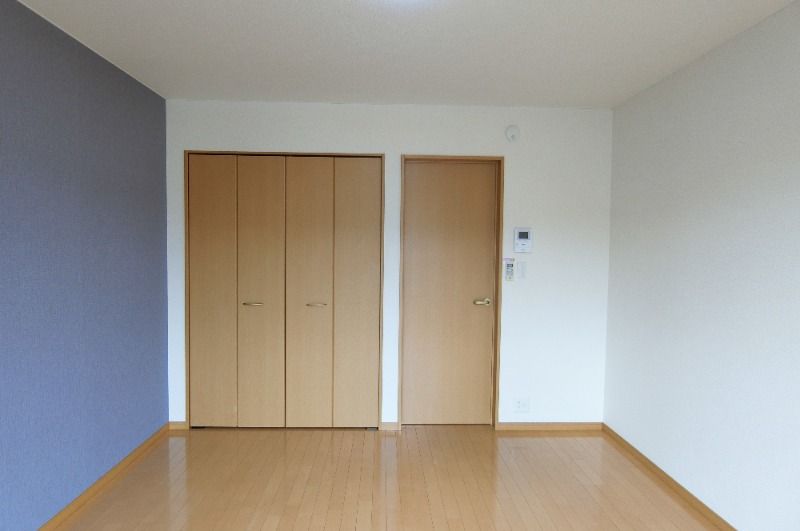 �y�����E���r���O�z�@