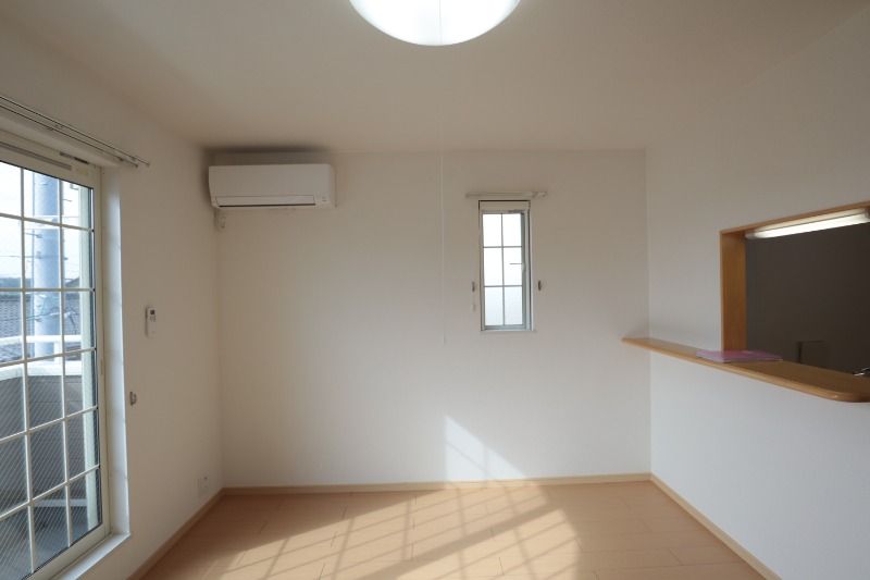 �y�����E���r���O�z�@