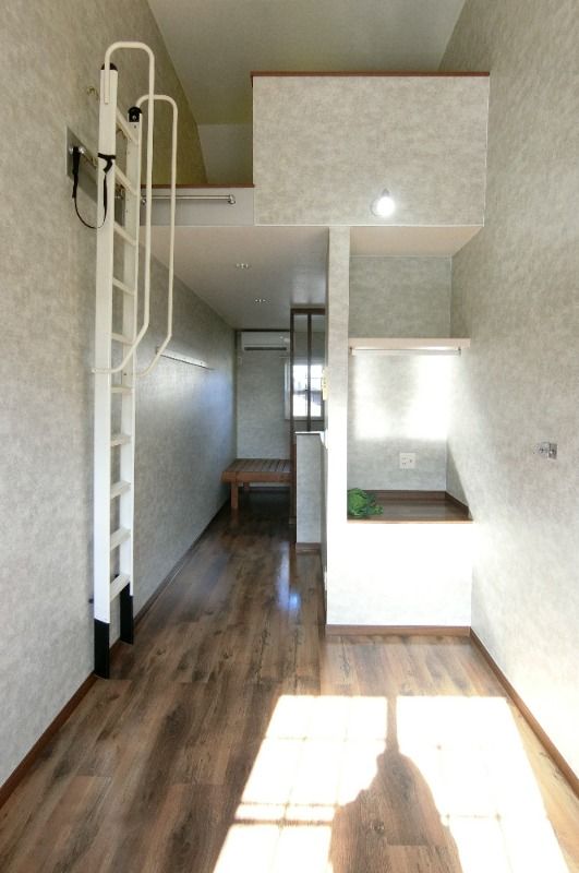 �y�����E���r���O�z�@